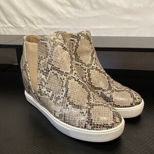 Coconuts By Matisse Snake Skin Print Lure Wedges Size 8.5